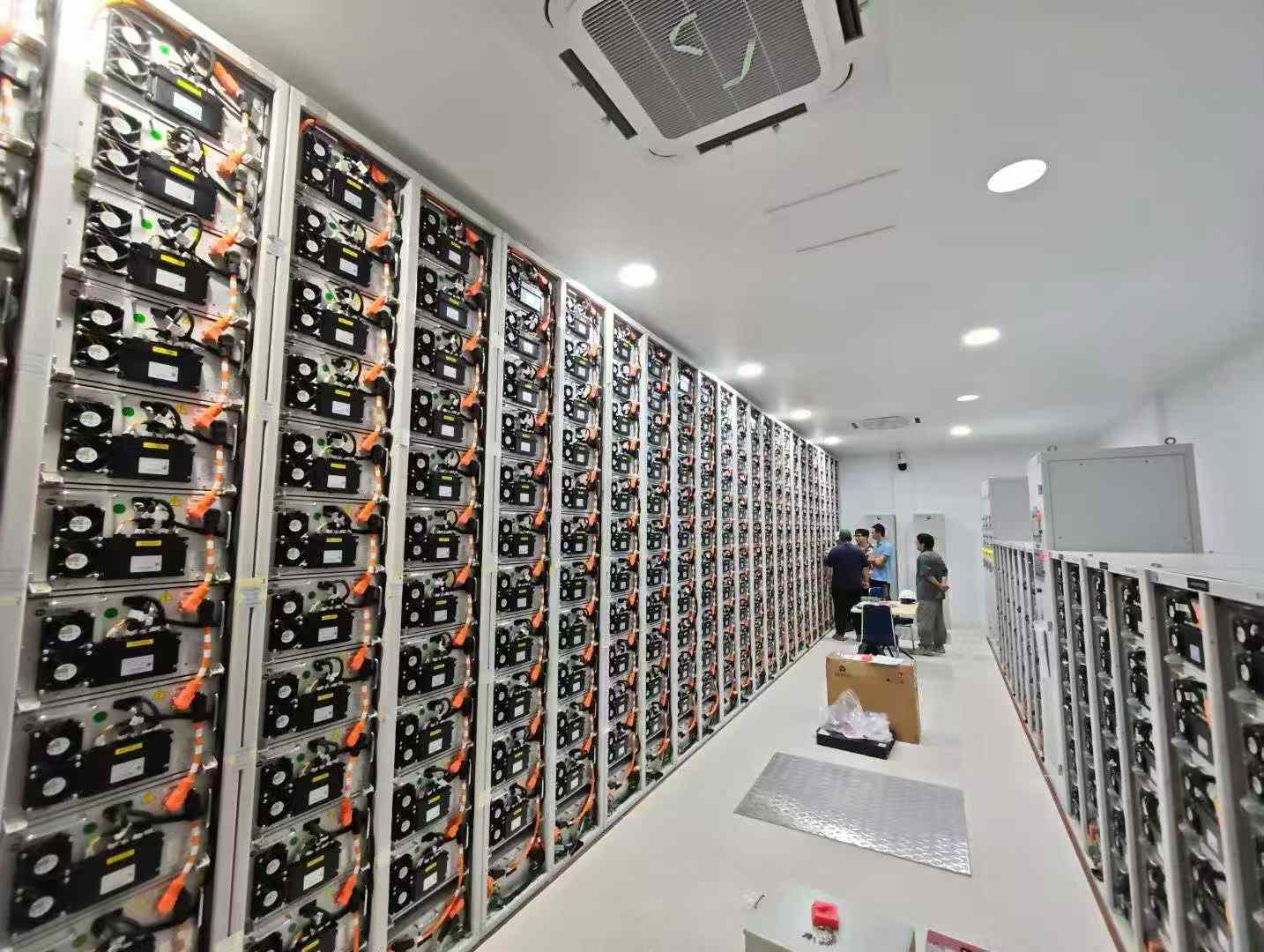 The Business Case for Commercial Energy Storage: Boosting ROI and Resilience