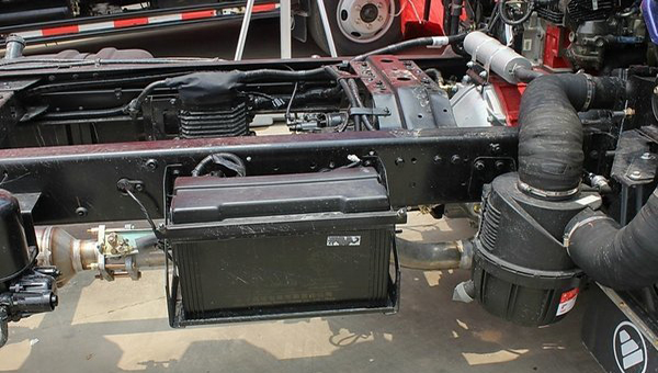 The Role of Batteries in Commercial Truck Safety - SONECPOWER